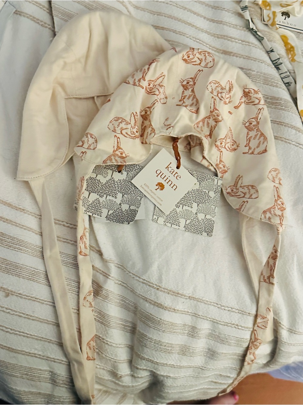 Kate Quinn Cream Sun Bonnet with Bunny Print & plain cream Sun Bonnet 12-18m